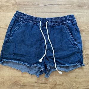 LOFT pull on denim shorts